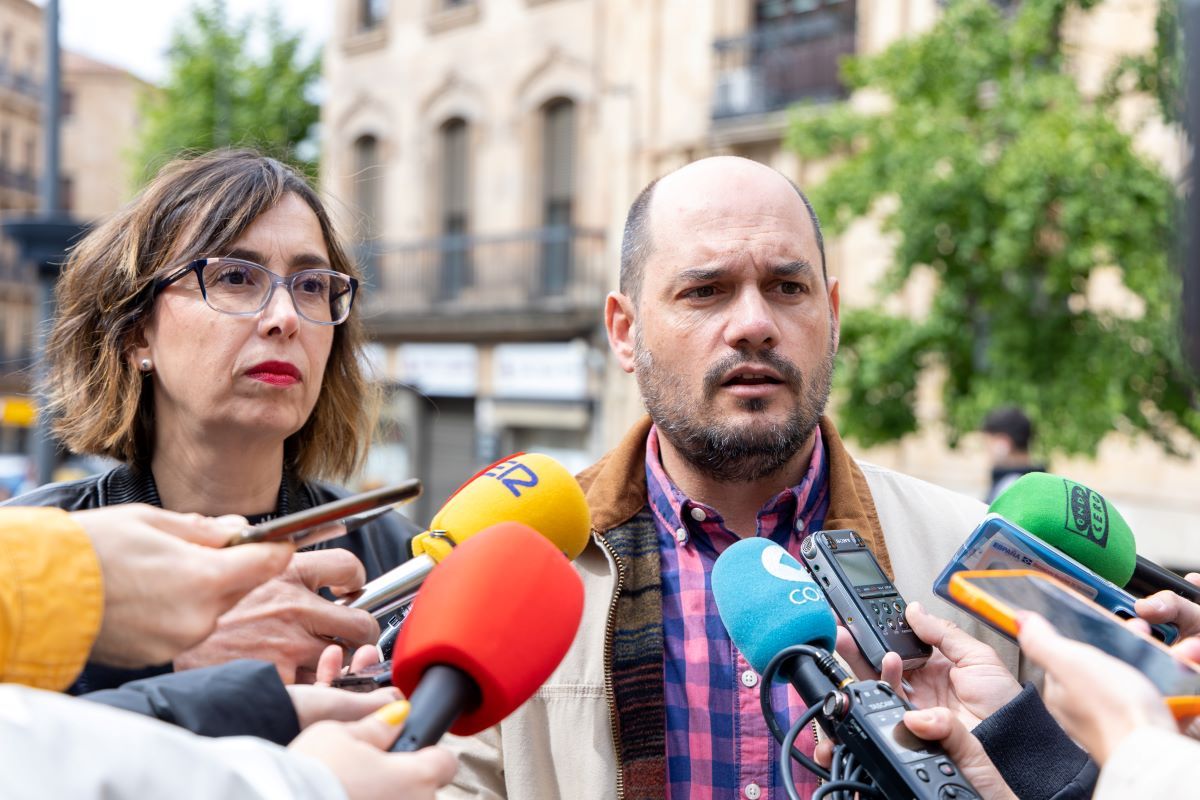 María Jesús Santa María y Chema Collados, concejales del PSOE