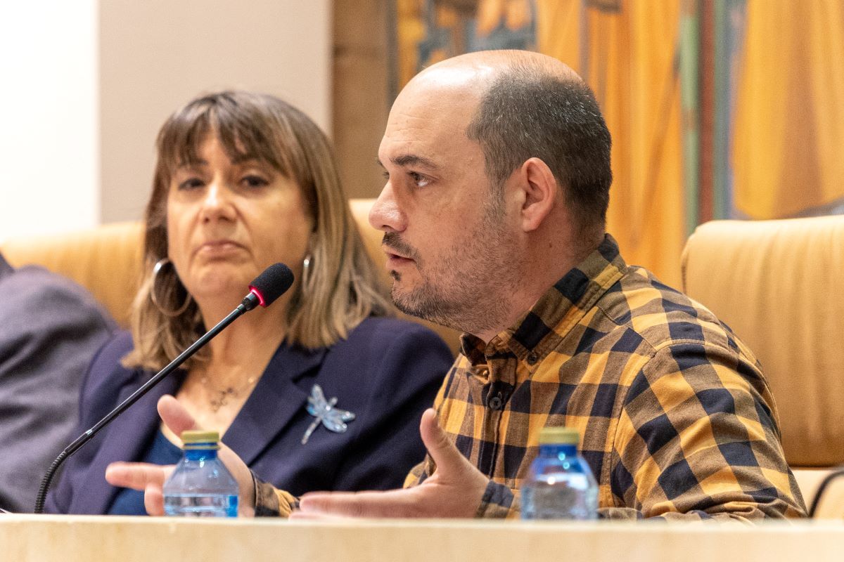 El concejal socialista Chema Collados, durante su intervención en el Pleno