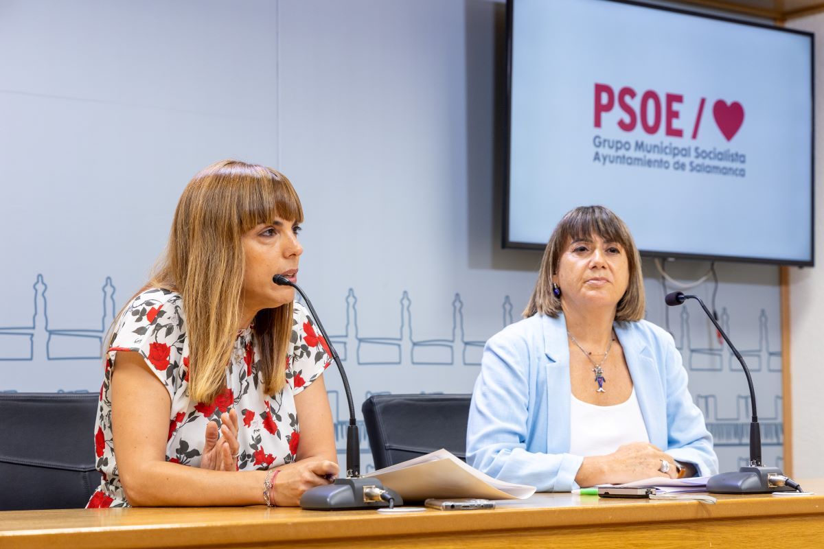 María Sánchez y María García, durante la rueda de prensa