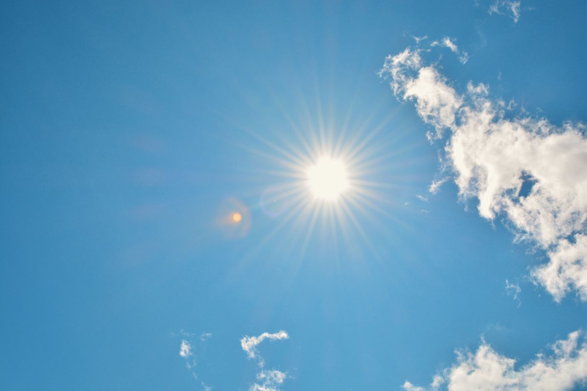 view-on-summer-sun-2023-11-27-04-57-12-utc