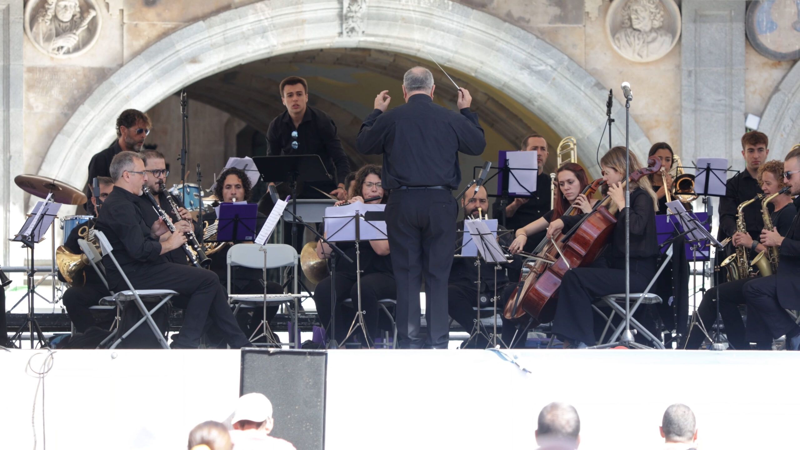 La Banda Municipal de Música, durante un concierto en la Plaza Mayor de Salamanca