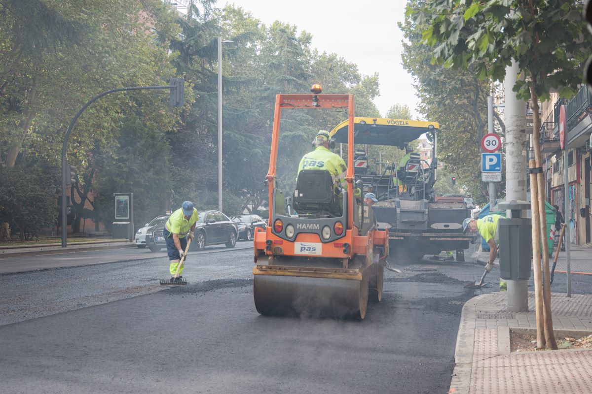 Trabajos de asfaltado en Salamanca | Imagen: PSOE