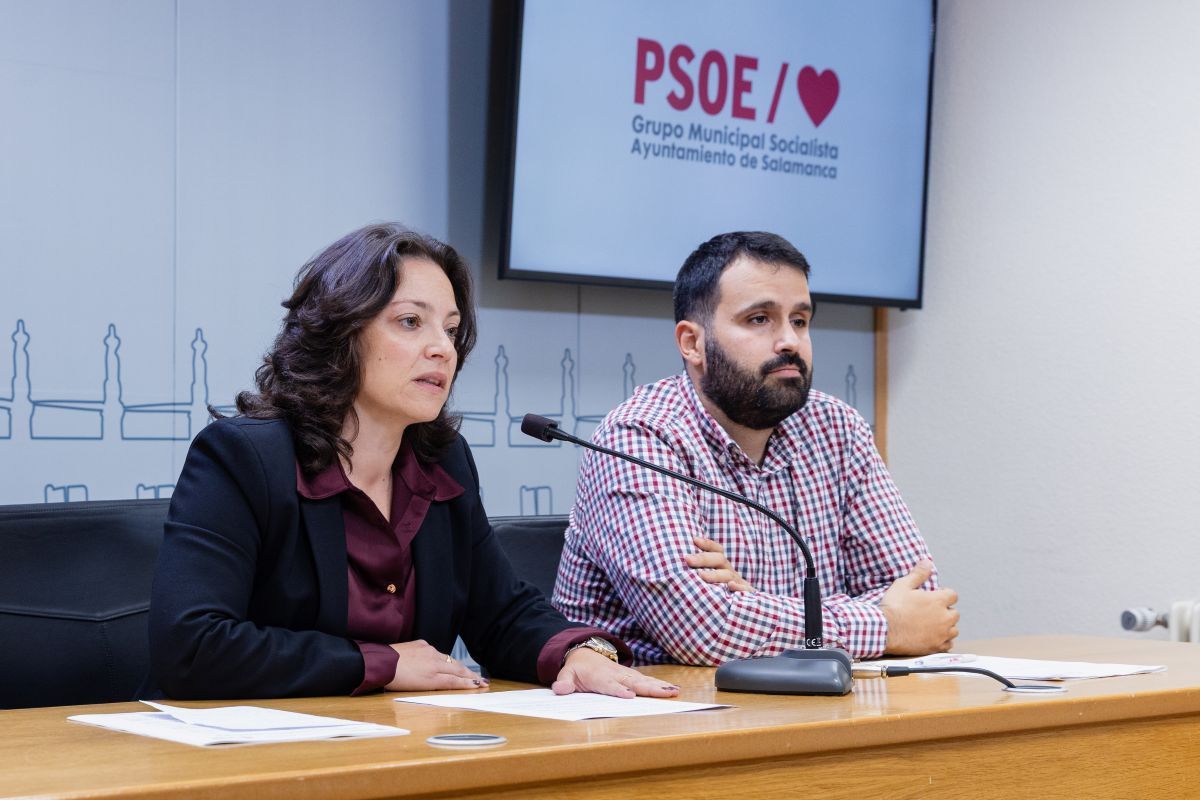 Mar Fuentes y Álvaro Antolín, durante la rueda de prensa
