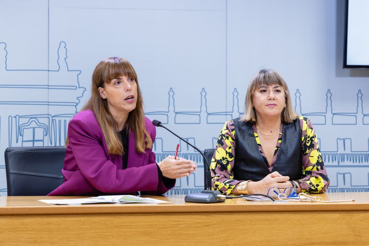 María Sánchez y María García, durante la rueda de prensa