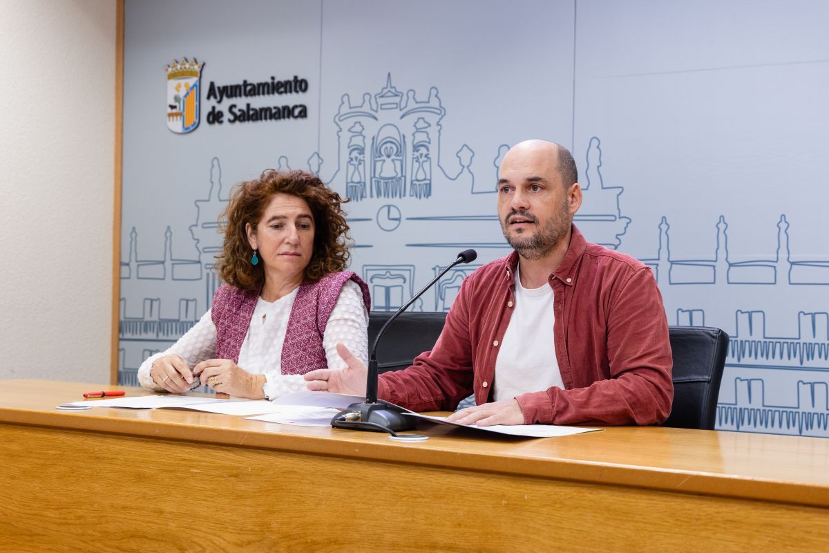 Elvira Sánchez y Chema Collados, durante la rueda de prensa