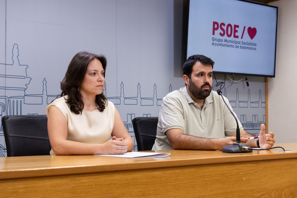 Mar Fuentes y Álvaro Antolín, durante la rueda de prensa